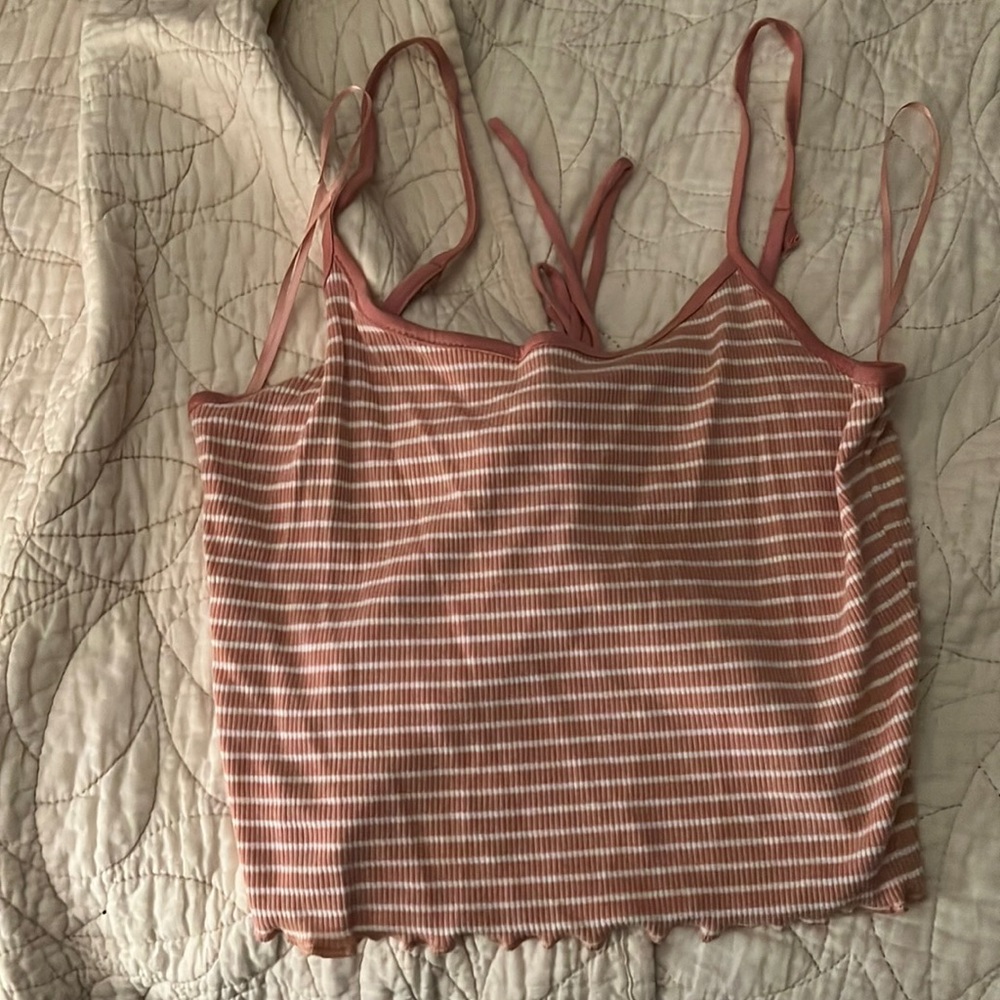 Cropped back strapped top